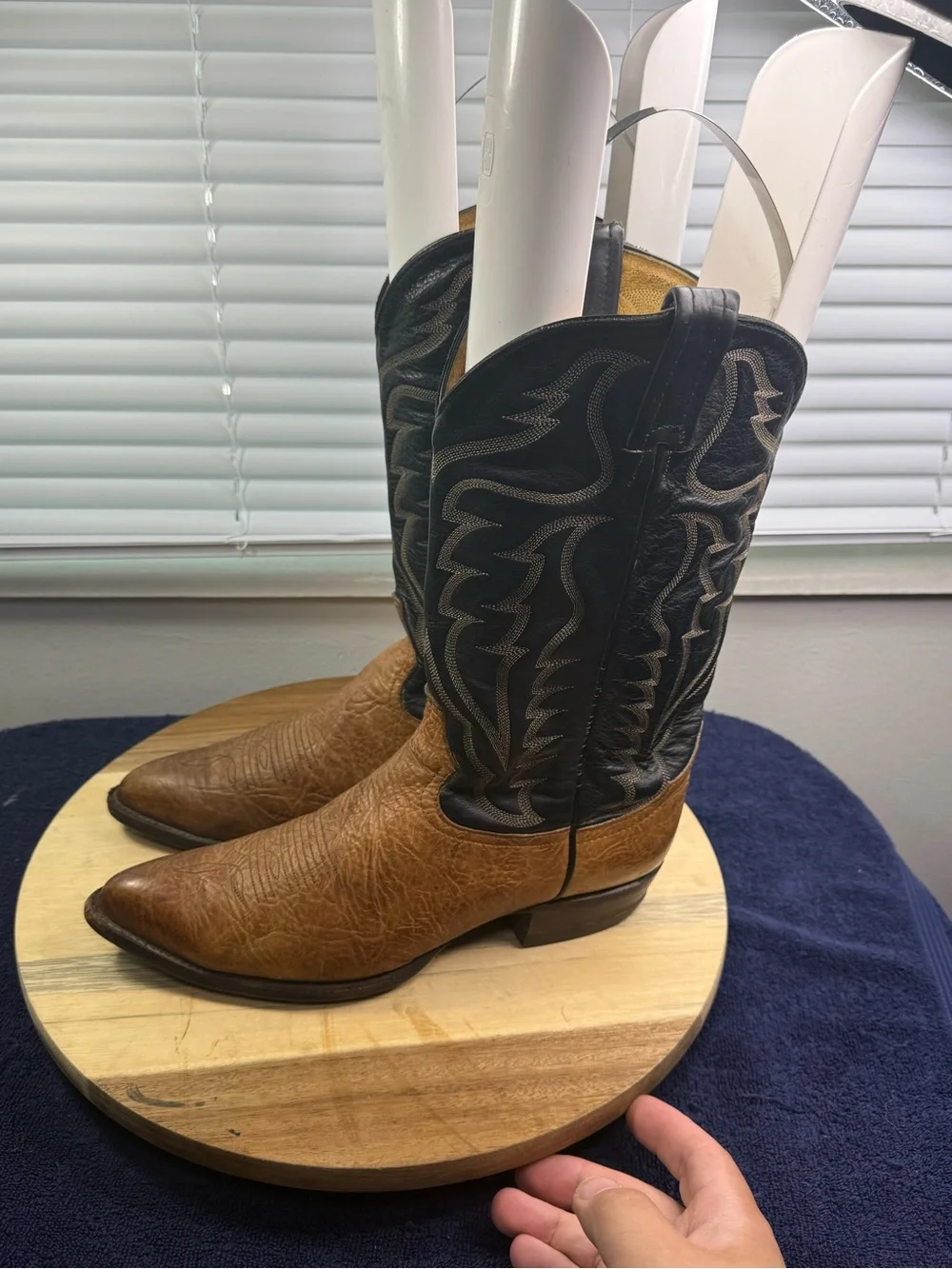 Vintage Tony Lama Cowboy Boots (Men’s 9)